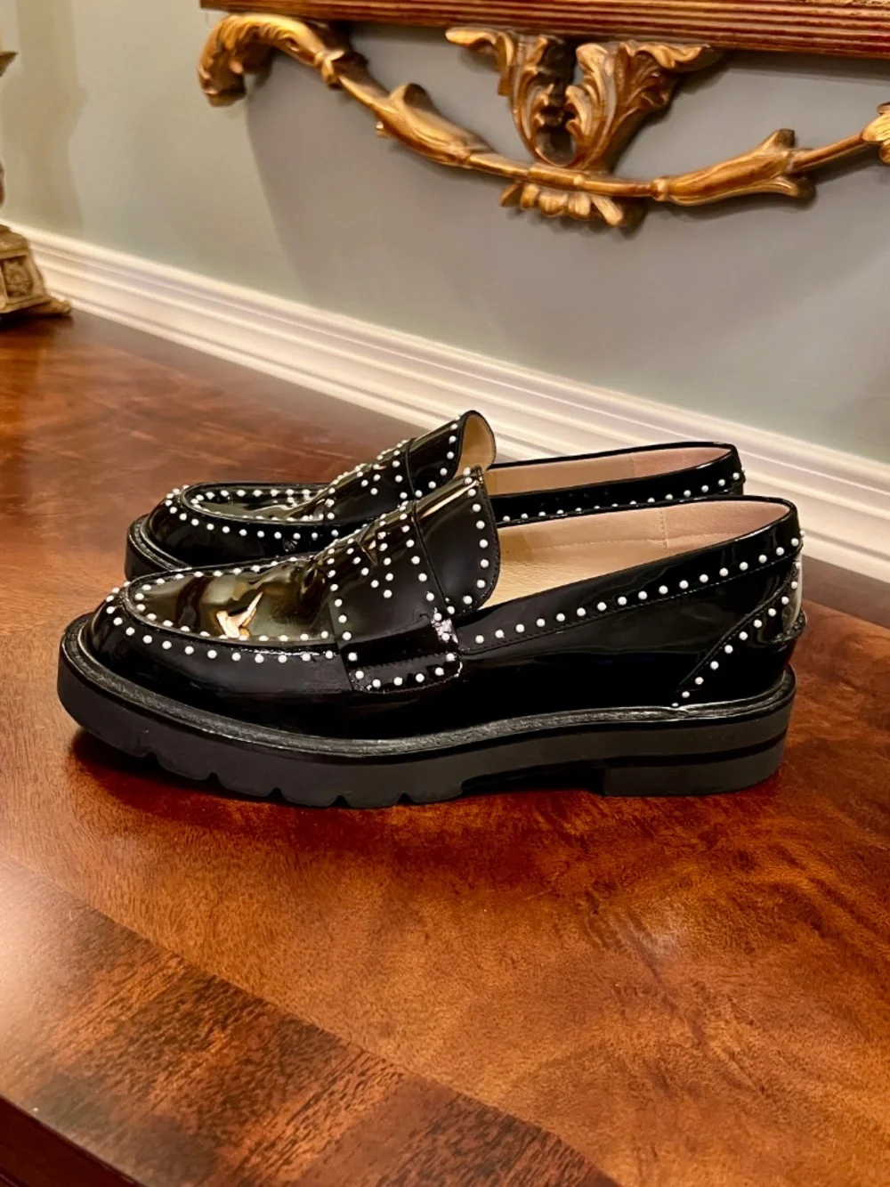 EUC Stuart Weitzman Parker Chunky Pearl Loafers Black Patent Leather Size 8 B - Picture 3 of 9